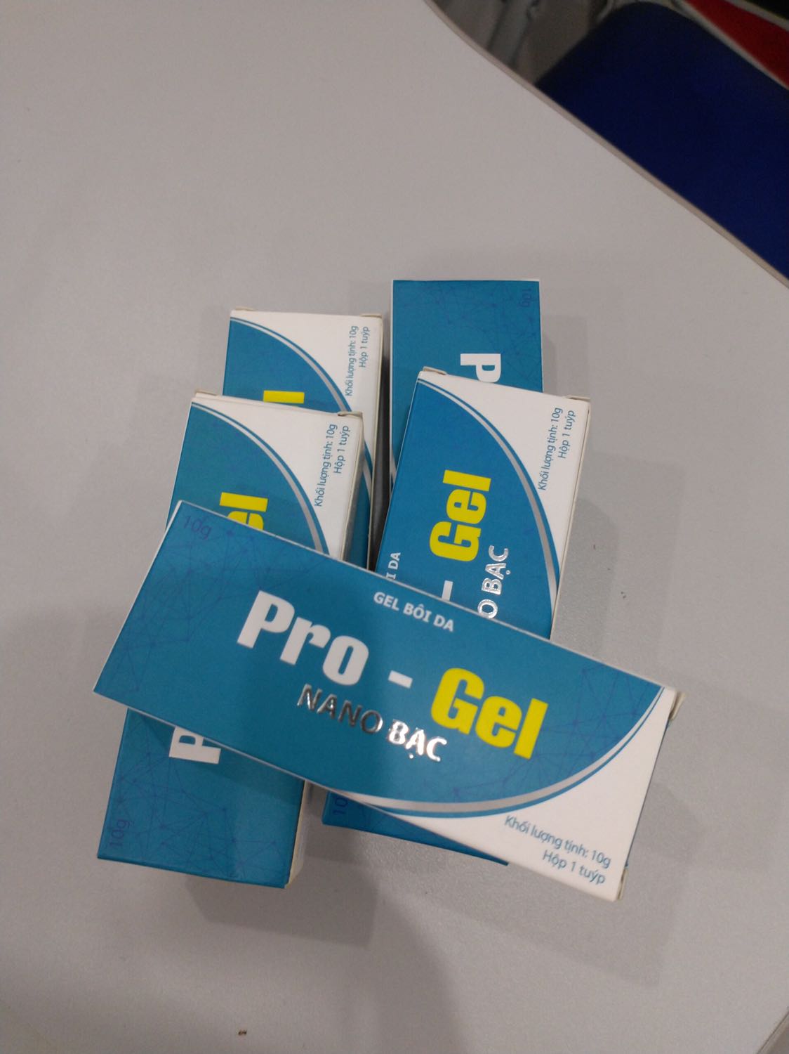 3 bé nhà mình bôi cái này siêu nhạy luôn. Mỗi lần mua thì toàn mua vài tuýp một lúc. 3 bé nhà mình bôi cái này siêu nhạy luôn. Mỗi lần mua thì toàn mua vài tuýp một lúc.