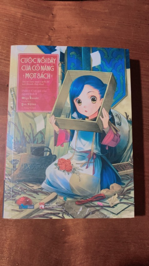 Giao hàng nhanh, sách đẹp, không bị móp hay df, rất là ưng luôn