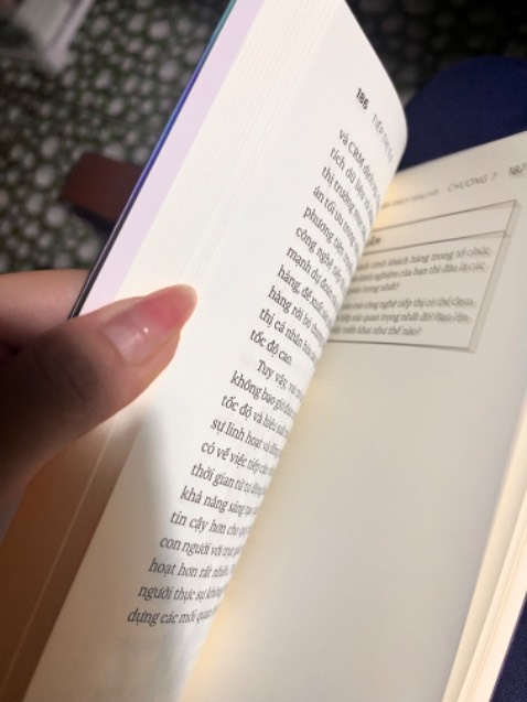 💯 cho TiKi
Mua sách ở TiKi là hoàn toàn xứng đáng, giá rẻ mà còn đặt hàng lúc 1h30 mà 3h30 giao tại nhà rồi - nhanh (giao trong 2H)
Đóng gói kỹ, có túi chống sốc và sách nguyên seal đàng hoàng 🫶
Nội dung của sách thì được mọi người khen nhiều, nên không có gì bàn cãi cho các dân Maketers 🙌 Trang giấy sách loại bóng trơn, trông rất đẹp như tạp chí 🫶