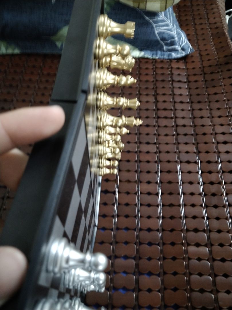 Từ tốt đến Vua đều rất đẹp, tỉ mỉ, nam châm chất lượng( không hút quá mạnh, vừa đủ tạo cảm giác đã đã kiểu vừa hút vừa không). Giao hàng nhanh, nhân viên nhiệt tình, giao cả Chủ Nhật.