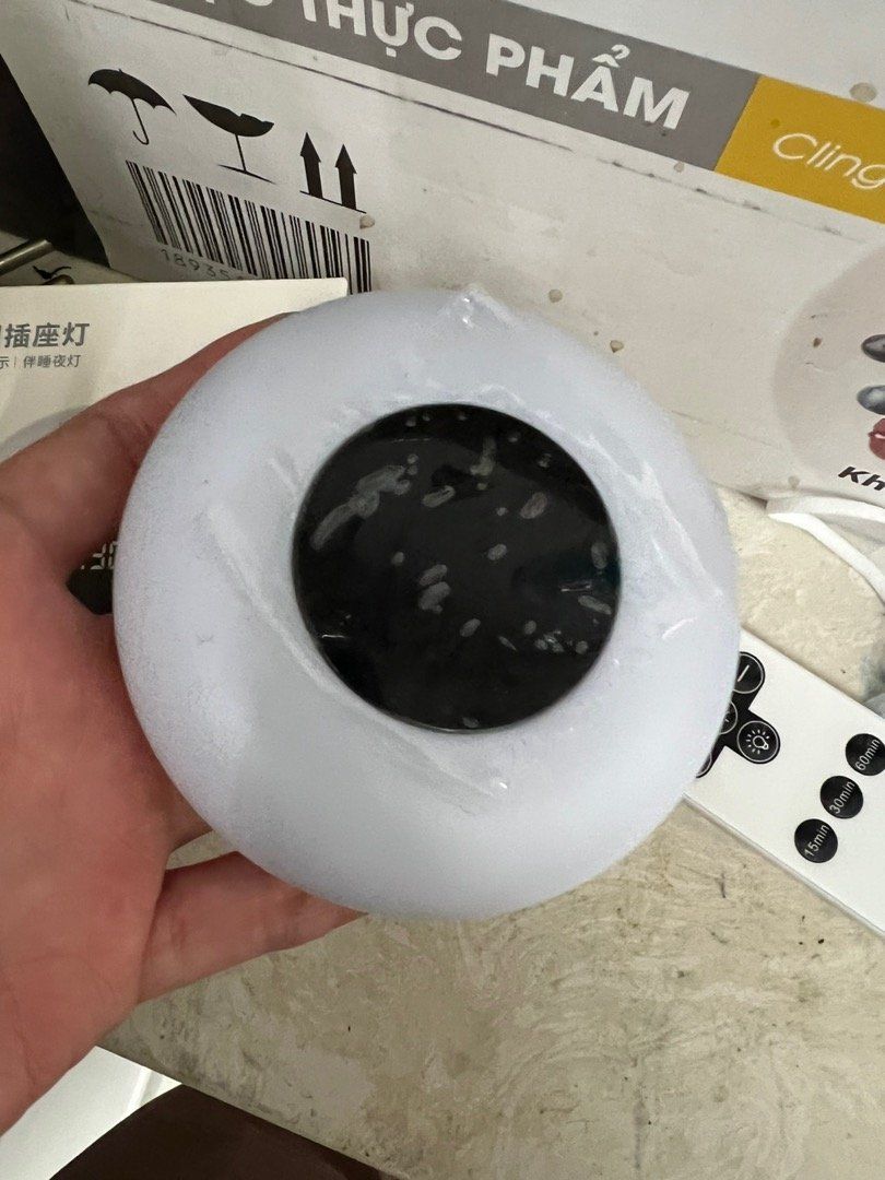 Đèn xài rất okey nhé ạh... điều khiển rất nhạy luôn, chỉnh màu sáng tối theo ý mình nói chung hài lòng