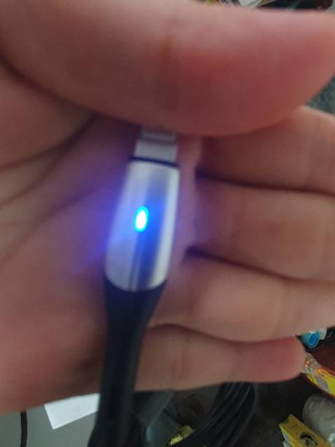 Có đèn báo hiệu và sạc nhanh, Sản phẩm đẹp- cáp chắc chắn . Giá hợp lý