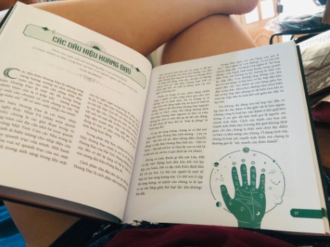 Sg đặt 1 ngày đã giao tới, tiki luôn siêu nhanh, sách nguyên seal rất đẹp, khổ to hơn mình nghĩ! Nội dung để đọc xem thế nào quay lại nhận xét tiếp!