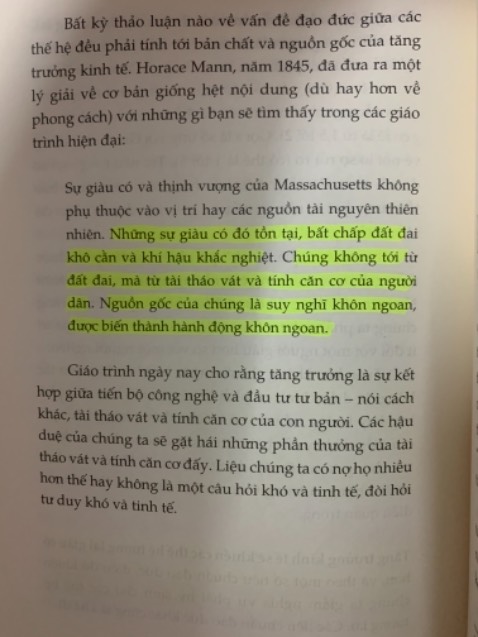 /tác giả là 1 giảng viên về ngành kinh tế học, thông qua cuộc trò chuyện của tác giả và cô con gái Cayley, mang lại rất nhiều thông tin hữu ích cho mình khi đọc cùng với lối hài hước. Với những ai thật sự am hiểu nhiều về kinh tế học thì Fairplay thật sự là 1 cuốn sách hay và đầy ấn tượng. 
Mình rất thích đặt hàng trên tiki ko bao giờ làm mình thất vọng.