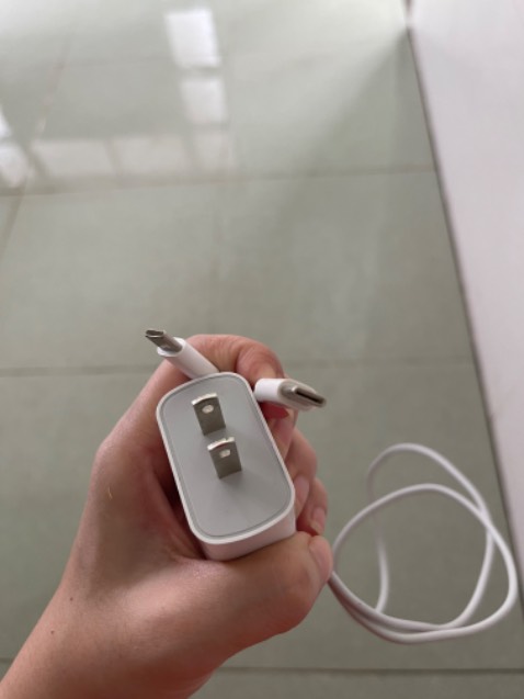 Vậy sao sạc được điện thoại !