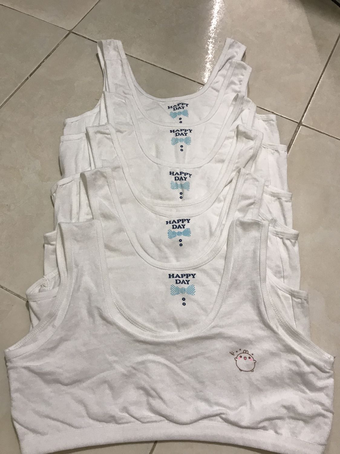 Áo vải cotton, mềm, có lớp vải lót bên trong.