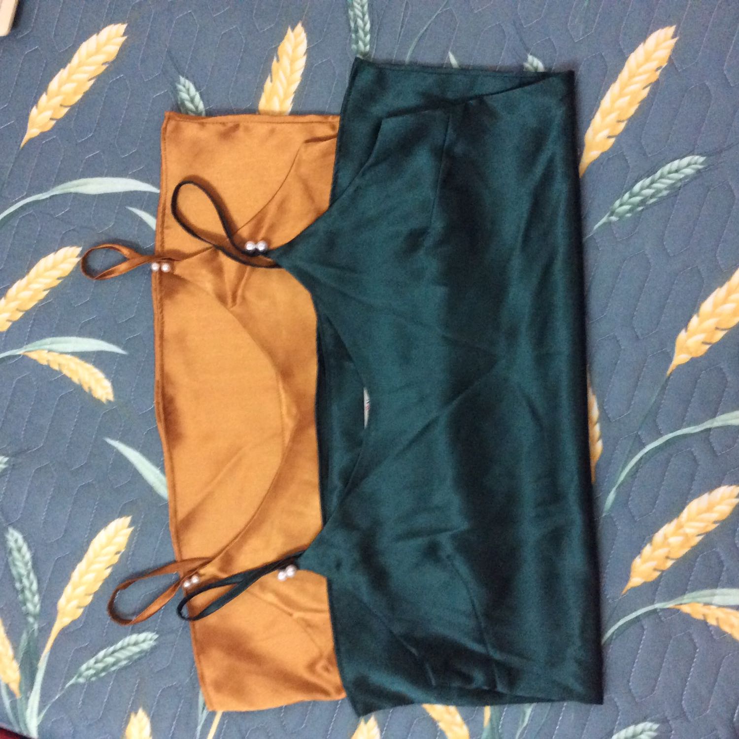 Chất vải đẹp - phom rộng thoải mái - vải mát mịn.