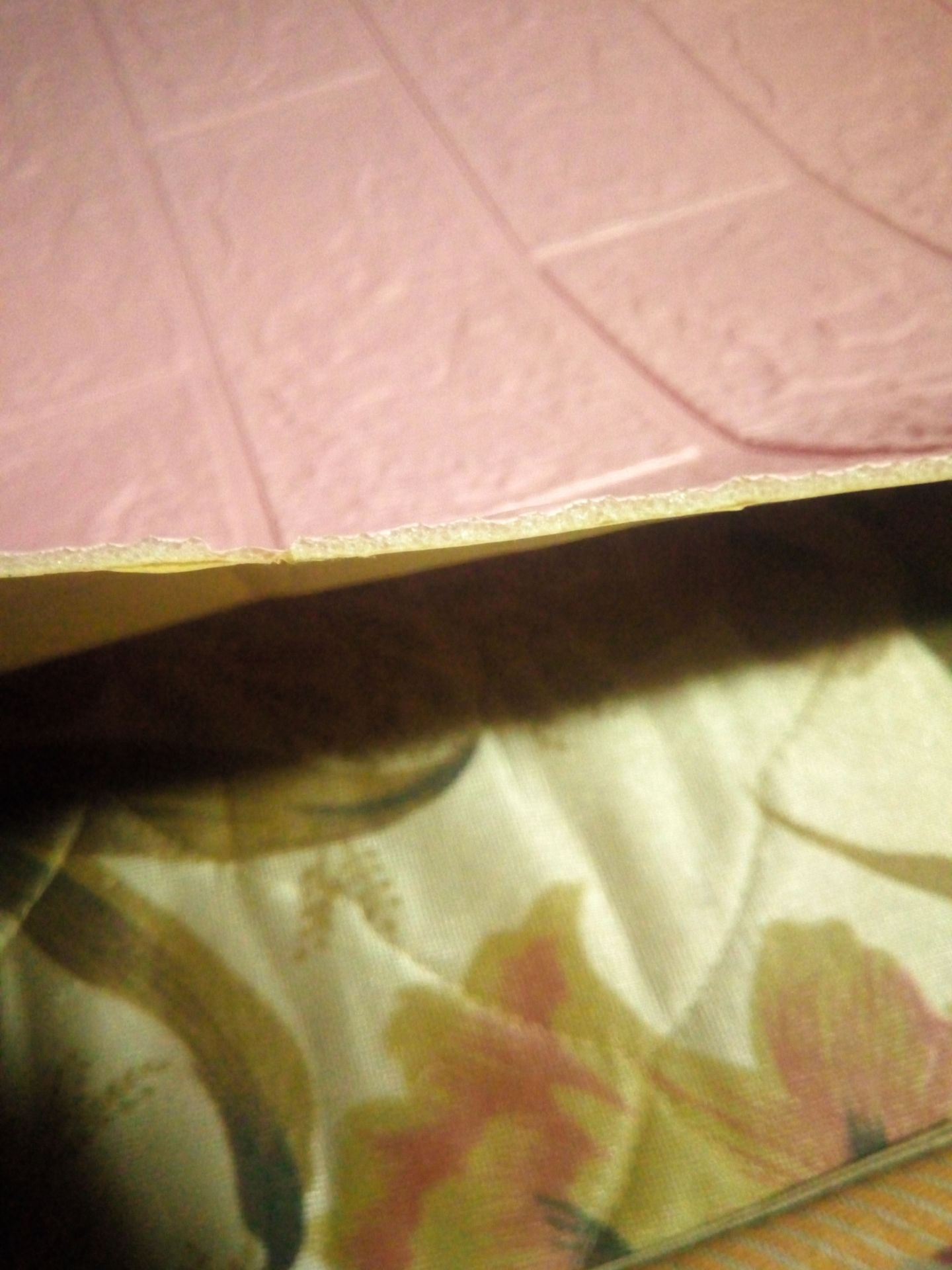 miếng dán mỏng quá.kích thước ko đều.vận chuyển bị cấn biến dạng nhiều miếng