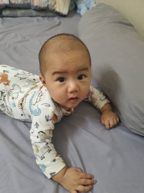 Sách có nội dung sáng tạo. Hình vẽ đẹp, gây thu hút ánh nhìn của bé. Bé nhà mình thích lắm. Sách có nội dung sáng tạo. Hình vẽ đẹp, gây thu hút ánh nhìn của bé. Bé nhà mình thích lắm.