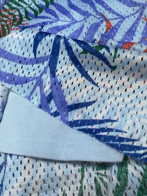 Kiểu dáng oki như hình, trẻ trung. Chất liệu vải tạm ổn với giá .