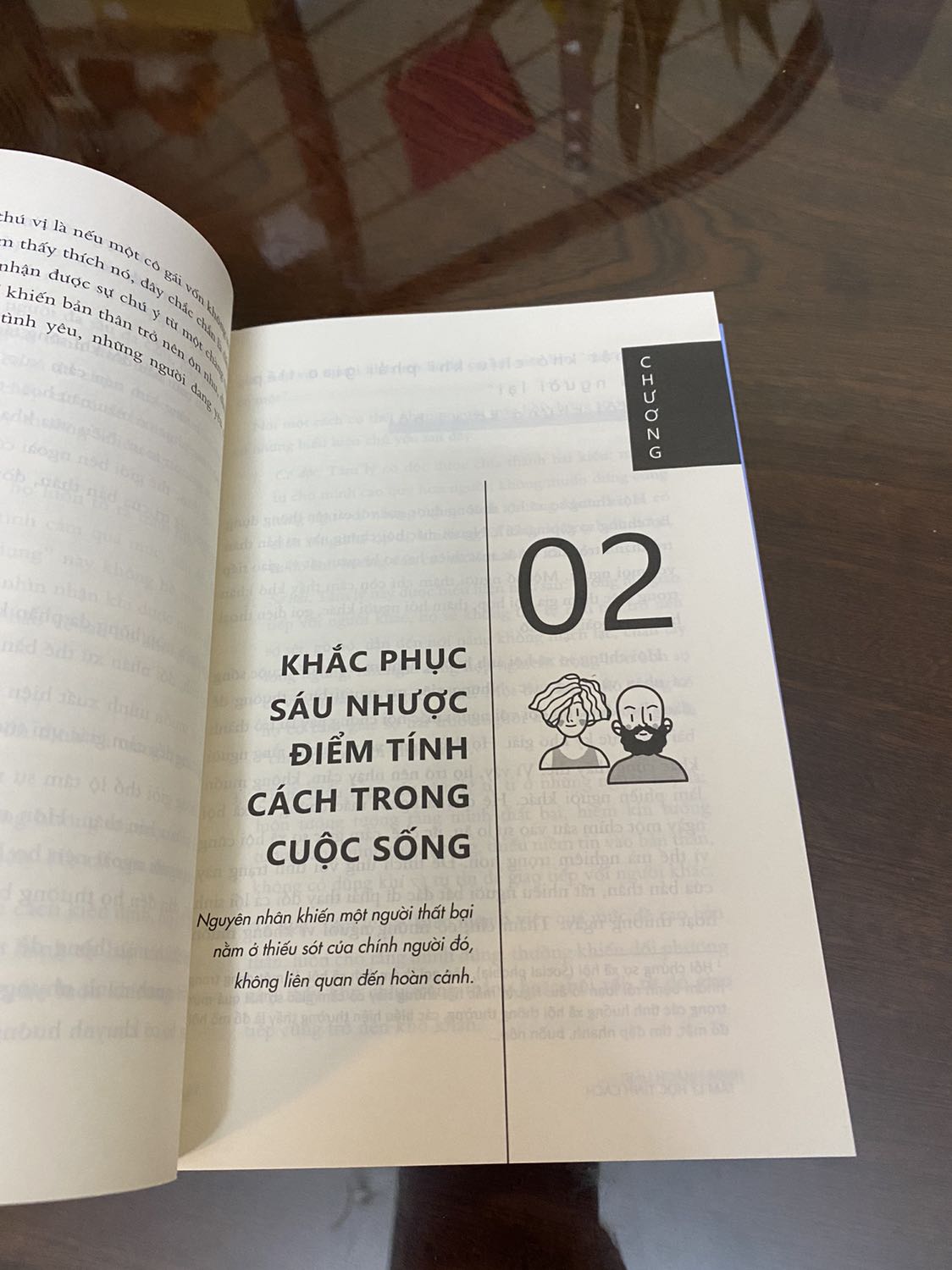 Sách đẹp, bọc nilon cẩn thận, bên trong có kèm bookmark, giao hàng khá nhanh so với dự kiến!
Về nội dung cũng chưa đọc nên chắc review chi tiết nội dung sau! Nhưng có điều đây là cuốn sách nói về tâm lý khá hay nếu bạn nào đang muốn tìm hiểu!