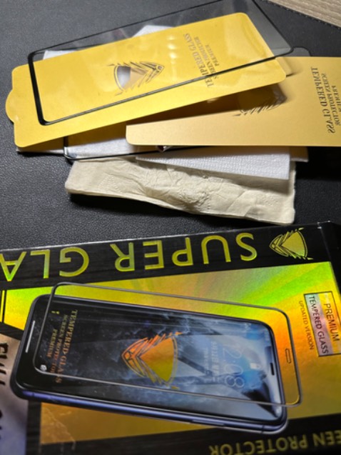 Không đúng hàng của hãng, dáng không full được màng hình pixel 6