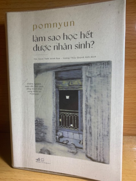 Nội dung vừa mang giọng chiêm nghiệm, vừa an ủi, tuy nhiên có một số phần viết mối quan hệ giữa cha mẹ lớn tuổi vs con cái cần nhiều trải nghiệm mới thấm được, nên sau này sẽ đọc lại. Một điểm cộng là ảnh tranh minh hoạ trong sách khá đẹp.