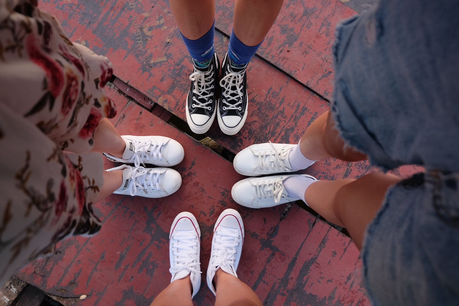 Sản phẩm đi rất thích, giá cả mua đúng đọt sale nên được giảm rất nhiều, ủng hộ converse dài dài