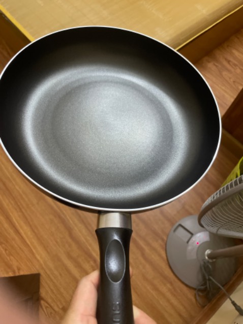 Sản phẩm đúng như hình ảnh, ko bị móp méo,  giao hàng nhanh, đúng hẹn.