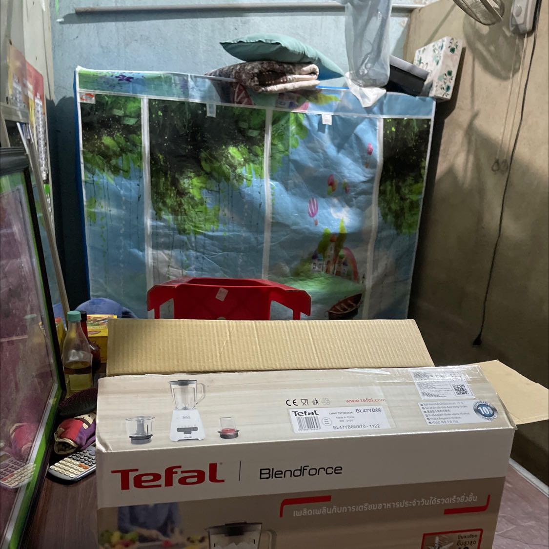 Nhựa quá tệ. Hình một kiểu. Sản phẩm một kiểu