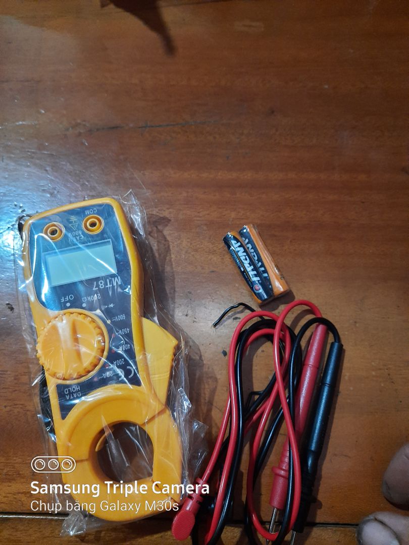 Quá tệ Lắp pin không bật nguồn không được vì thiếu thanh dẫn nối quảng cáo thì đa năng mua về thì quả ít chức năng. may là giá chỉ hơn kg thịt heo,ai mua cần cân nhắc loại đồng hồ đa năng này