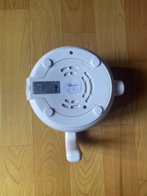 Thiết kế đẹp, nồi dễ vệ sinh nhá, có chống nước chống nóng cực ok, lòng nồi bóng loáng sáng quá là sáng. Cảm ơn shop