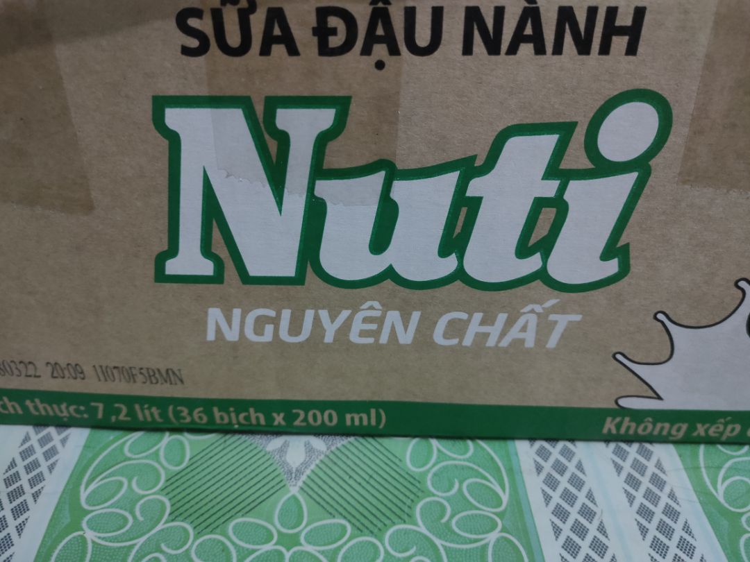 Để cũng lâu giờ mới đánh giá :) Mình đặt sản phẩm buổi sáng thì chiều đã giao chắc tại gần kho hàng hay sao á giao siêu lẹ! Mùi vị không quá nhạt, không quá thơm, ổn áp, phù hợp với người uống ít đường.