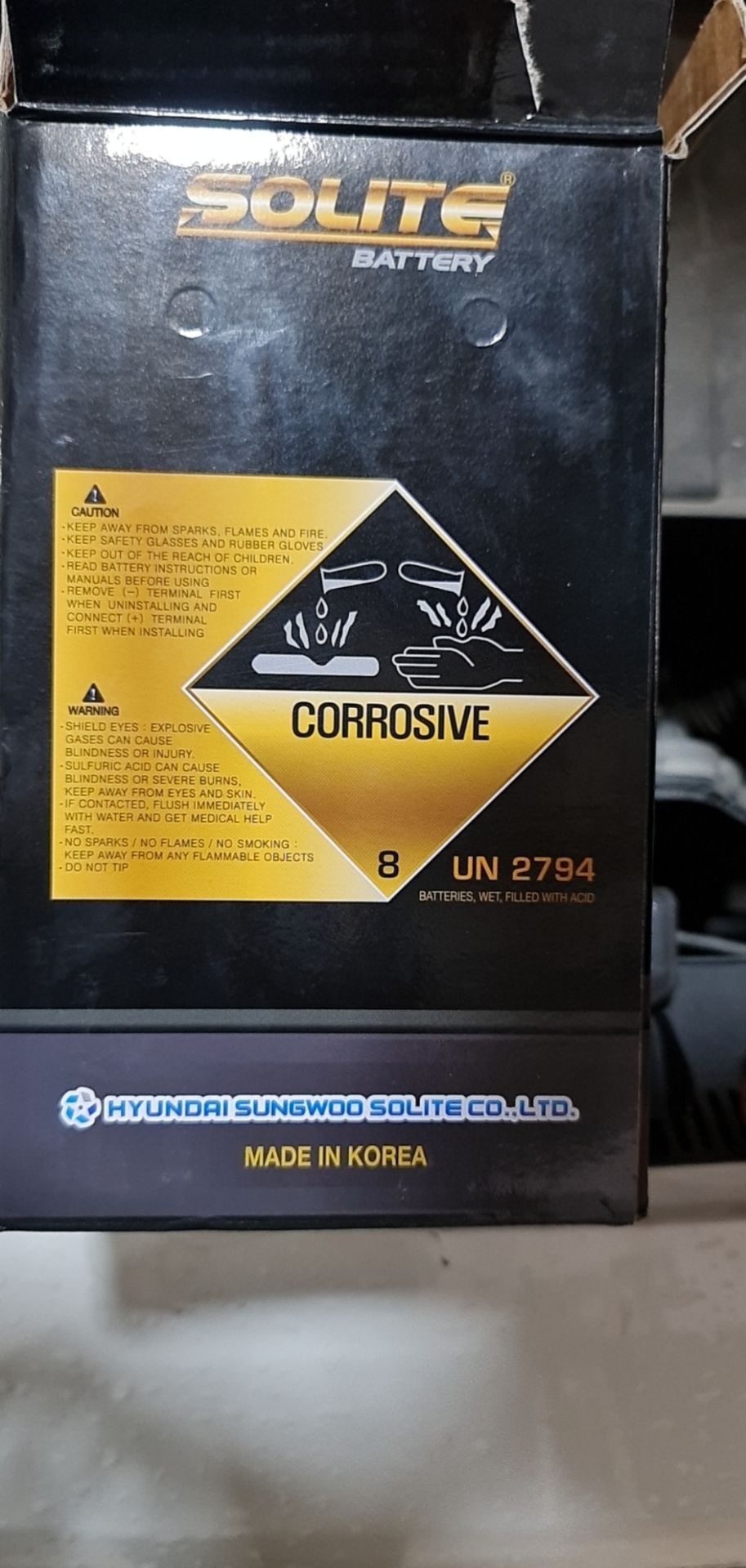 sản phẩm như hình... tốt, chất liệu của máy rất ok. nói chung dùng vặn vít, khoan nhựa cứng thì ngon... chứ khoan tường khá khó khăn... mô tơ máy khoan nhỏ quá....