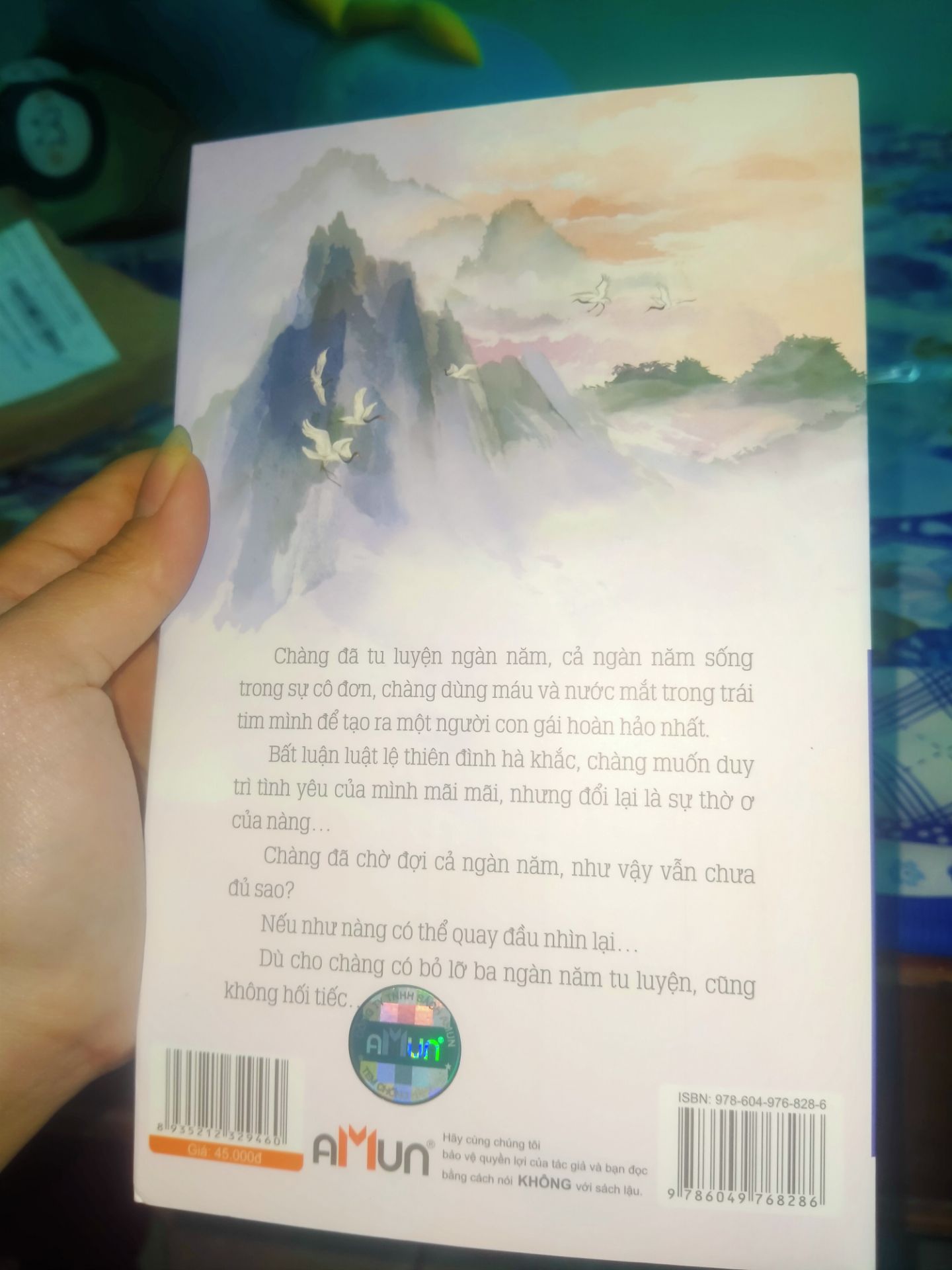 Hàng tốt , bao gói cẩn thận , ko bị nứt nẻ các trang . Hàng rất tốt . Giao hàng nhanh . Mới đặt 1 ngày ngày hôm sau đã giao tuy giao hơi trễ