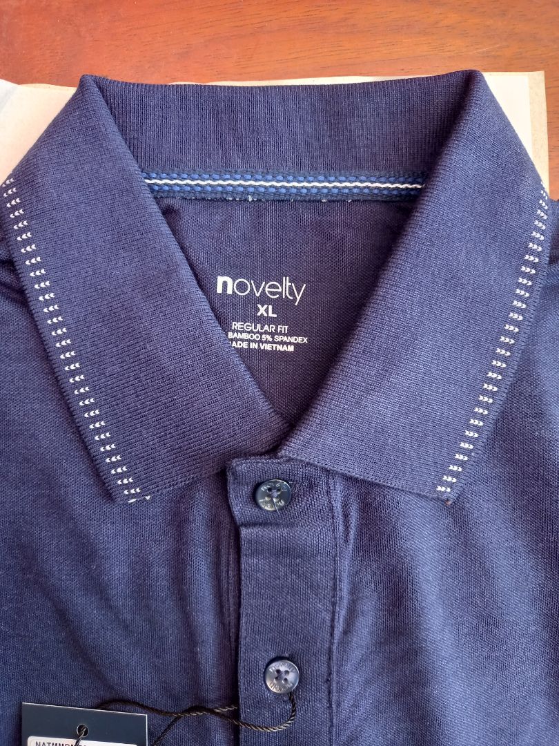 shop giao đúng mẫu, chất vải bamboo mặc mát. Màu thực tế là Xanh Navy, không phải màu đen, shop có viết trong phần mô tả, mà do mình đọc lướt qua, không để ý, chỉ nhìn hình ảnh quảng cáo; lại tưởng là màu đen. Dù sao vẫn cho shop 5 sao, do có giảm giá sale, và hàng chất bamboo mặc mát