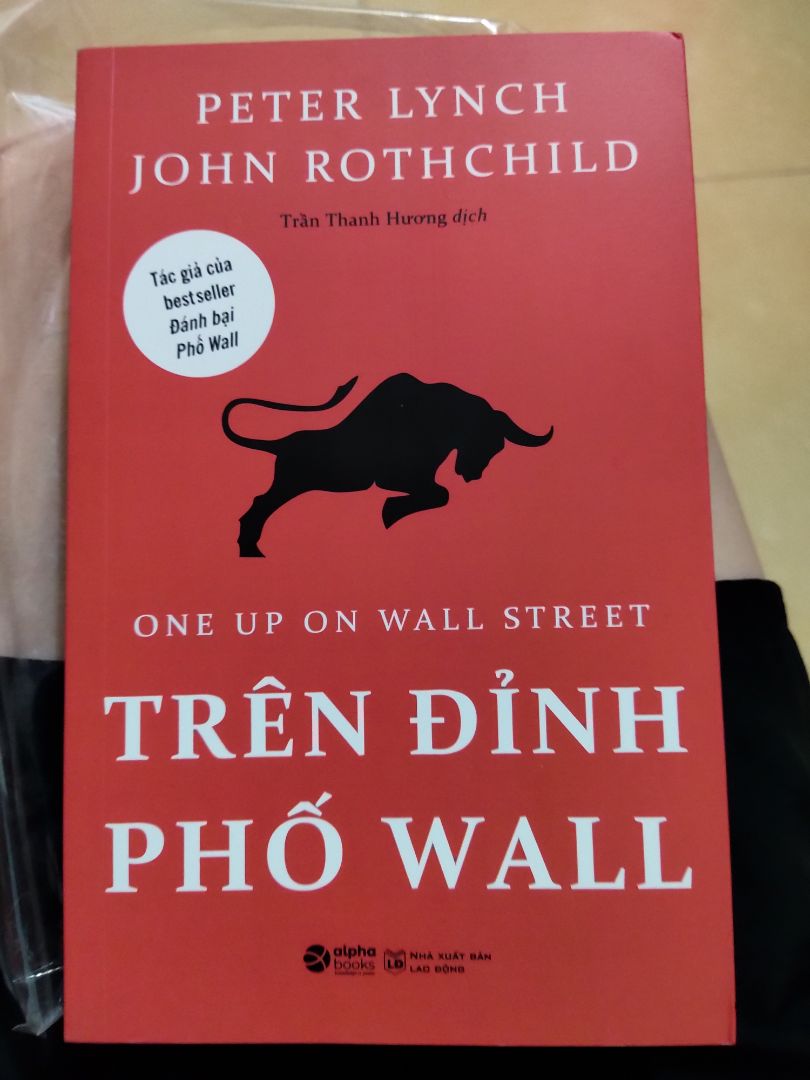 sách bọc túi bóng thường, hàng chuẩn của alphabook, giấy màu hơi vàng dễ đọc