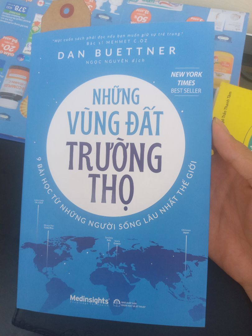 Mình cho 5 sao vì nội dung rất thiết thực và vô giá. Mình mua vì rất muốn thay đổi bản thân được như những vị sống lâu ở Nhật và nhiều nơi trên thế giới. Tác giả cũng là người nổi tiếng trên National Geographics và có bài nói chuyện trên TED talk về những bí quyết này rất thuyết phục và hay. Nói chung mình rất thích quyển sách này! 💖💖💖