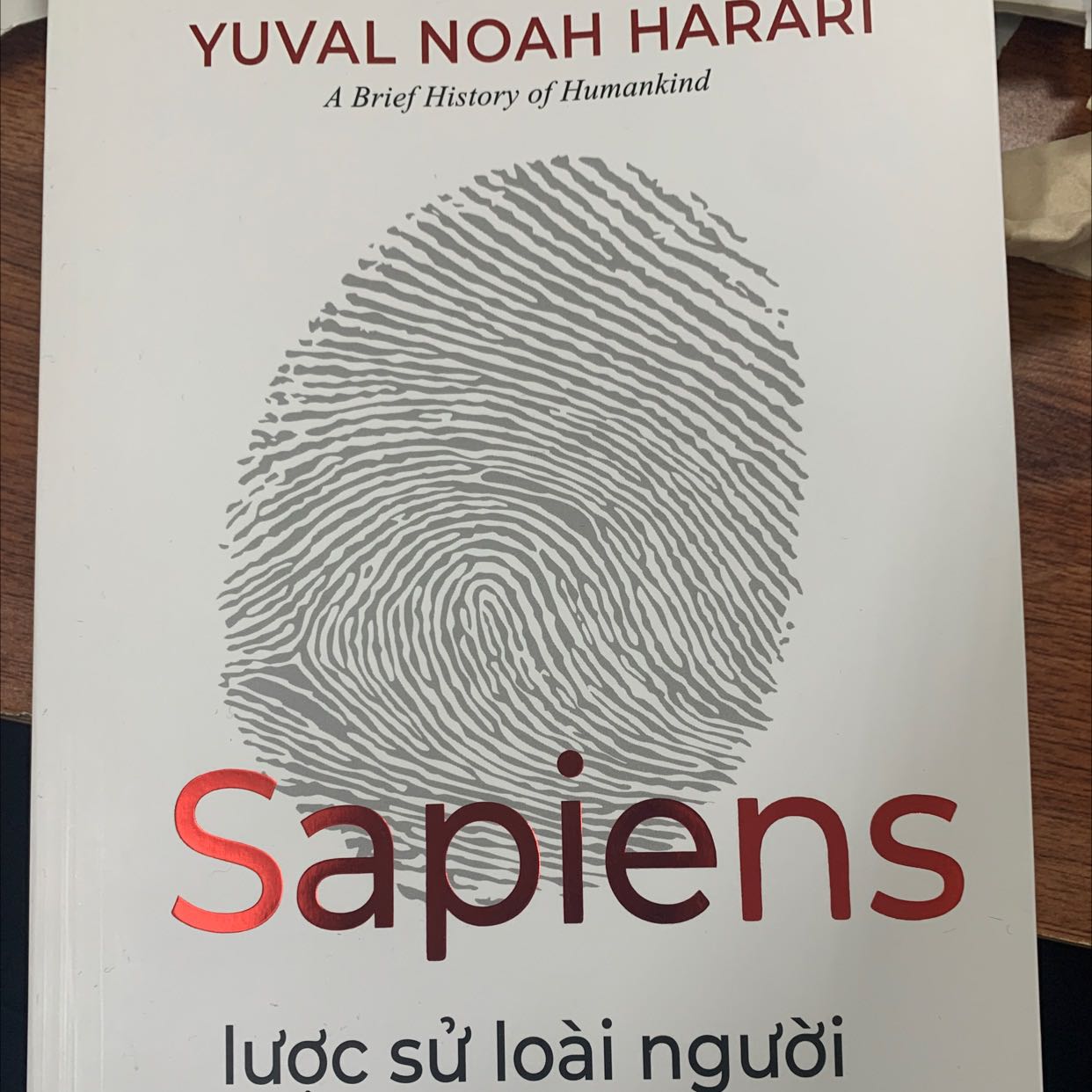 Sách đọc mê lắm luôn í ạ! Ngoài ra, bên vận chuyển rất để ý trong việc vận chuyển sách, sách bọc cẩn thận bằng xốp và giấy bọc.