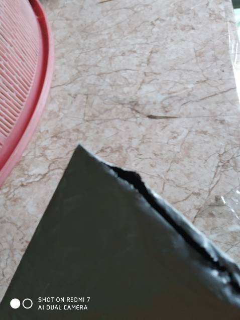 Mọi người ơi,mình mua sim nhưng khi mở ra là vầy nè .khi nhận mình thấy có dấu cắt bao rồi mong nói sao bị rách kì vậy anh shipper làm thinh và thu tiền rồi chạy đi rất nhanh.mình kêu lại nhưng anh ta vẫn cahyj đi mình gọi điện thoại 5 lần nhưng không lên máy.vậy là sao đây Shop
Hôm nay 10/11 mình đã được nhận lại sim 4g mới ,Rất cảm ơn shop đã nhiệt tình hỗ trợ và bảo vệ quyền lợi của khách hàng.như mình đã nhận xét phần trên là do khâu vận chuyển và giao hàng.nên đây là bài học kinh nghiệm khi nhận hàng phải kiểm tra trước khi đưa tiền,đừng tin tưởng vào NV giao hàng.một lần nữa mình rất cám ơn Shop, rất uy tín.mọi người nên an tâm khi mua hàng online của shop nha.