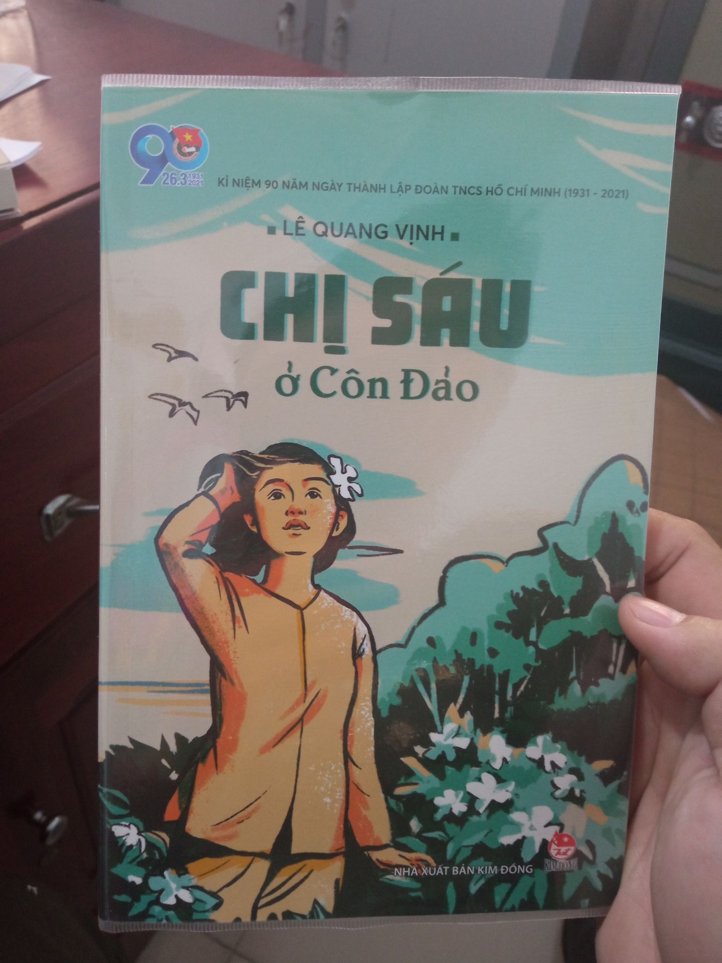 Hay nhất là phần đính chính ngày hi sinh của Chị Sáu và địa điểm trường bắn!