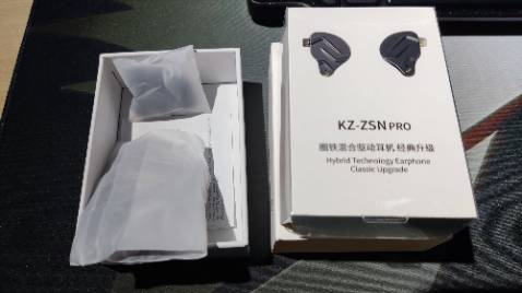 Chất âm sáng, balance hơn dòng ZST, phù hợp nhiều genres nhưng không hợp với RnB và nghe tập trung vào vocalist
Mình không padding, chắc cũng không sao Chất âm sáng, balance hơn dòng ZST, phù hợp nhiều genres nhưng không hợp với RnB và nghe tập trung vào vocalist
Mình không padding, chắc cũng không sao