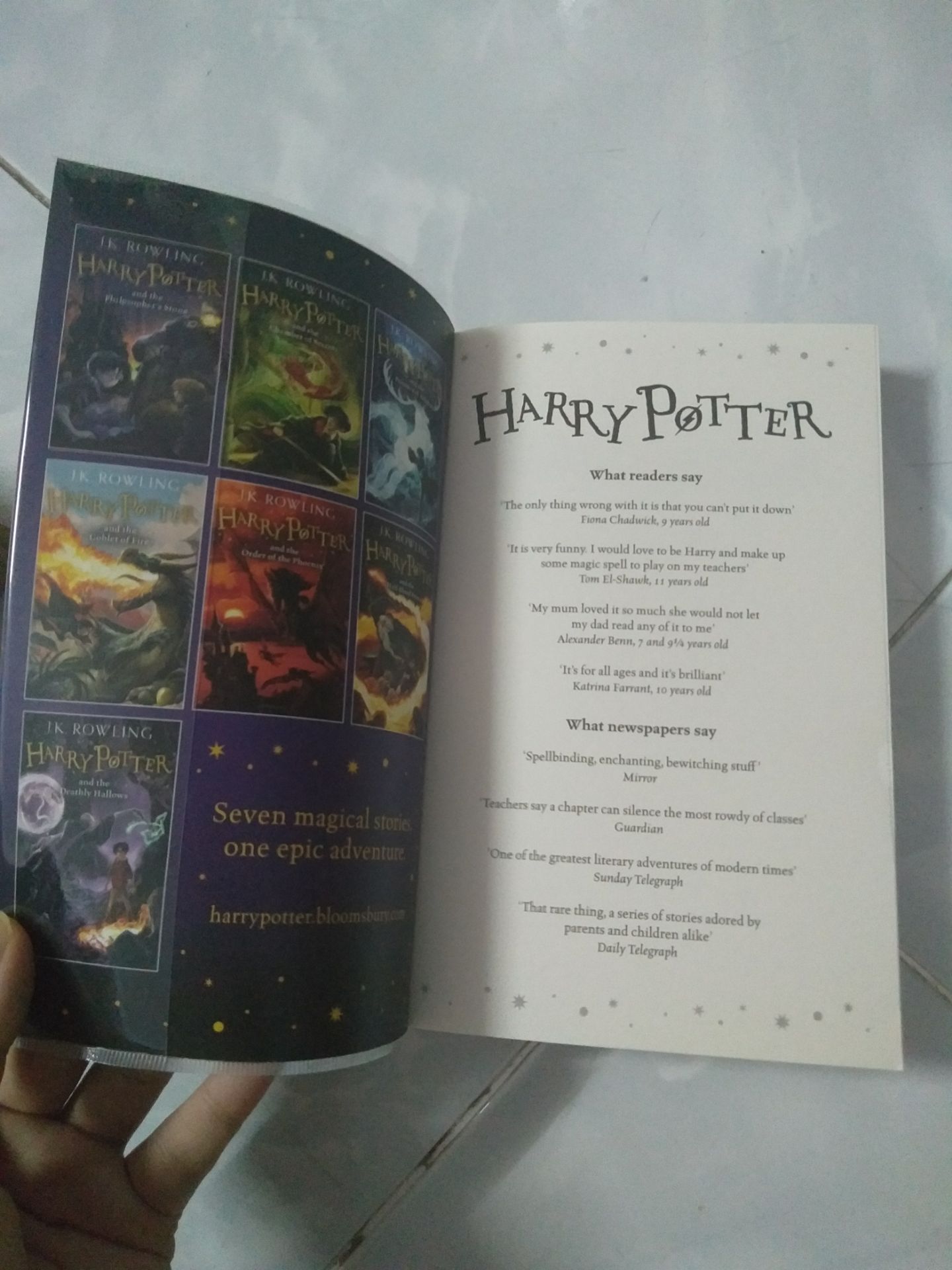 lúc đầu còn đắn đo về chất lượng bookcare của tiki nhưng lúc nhận hàng thì mình cảm thấy cực kì hài lòng. Sách đóng gói cẩn thận, bao đẹp, không bị hư hại gì cả. Mình khá là thích chất giấy, sách dày nhưng nhẹ và trình bày đẹp. Về nội dung thì khỏi phải bàn. Cho 5* vì sách tốt.