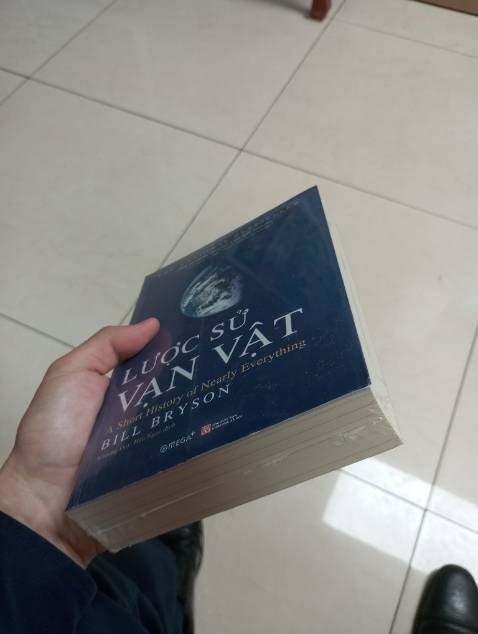 Giao hàng nhanh, đóng gói rất kỹ càng, giá cả ưu đãi. Sách còn mới nguyên, rất háo hức được đọc. Thấy có tặng kèm Bookmark Tiki mà không thấy đâu😆.