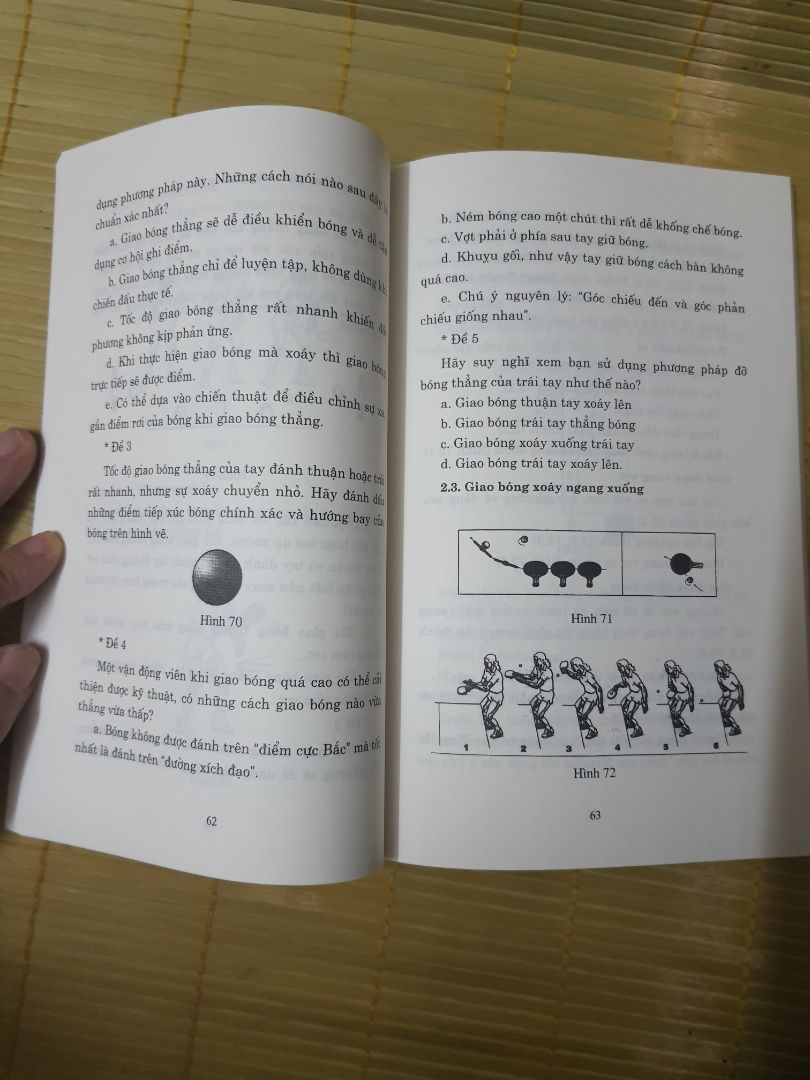 Bóng bàn là môn đòi hỏi tư duy nhanh nhiều, có lẽ chính vì vậy nên sách hướng dẫn thay vì hướng dẫn, dạy cụ thể lại biến thành quyển bài tập trắc nghiệm. Nên đổi tiêu đề thành Bài tập trắc nghiệm môn bóng bàn. Quyển này sa đà hơi quá vào ra đề. Có lẽ là môn phụ phát sinh trong giảng dạy từ quyển Học chơi cầu lông.
