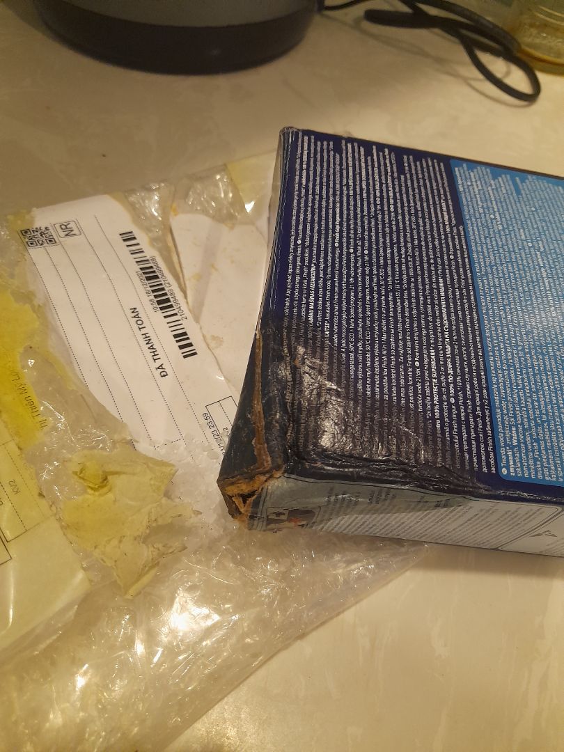 Nhà bán xem lại giao muối rửa bát như thế này thì bó tay, với bịch muối này nếu bán ở ngoài thấy tận mắt thì ko ai dám mua cả.