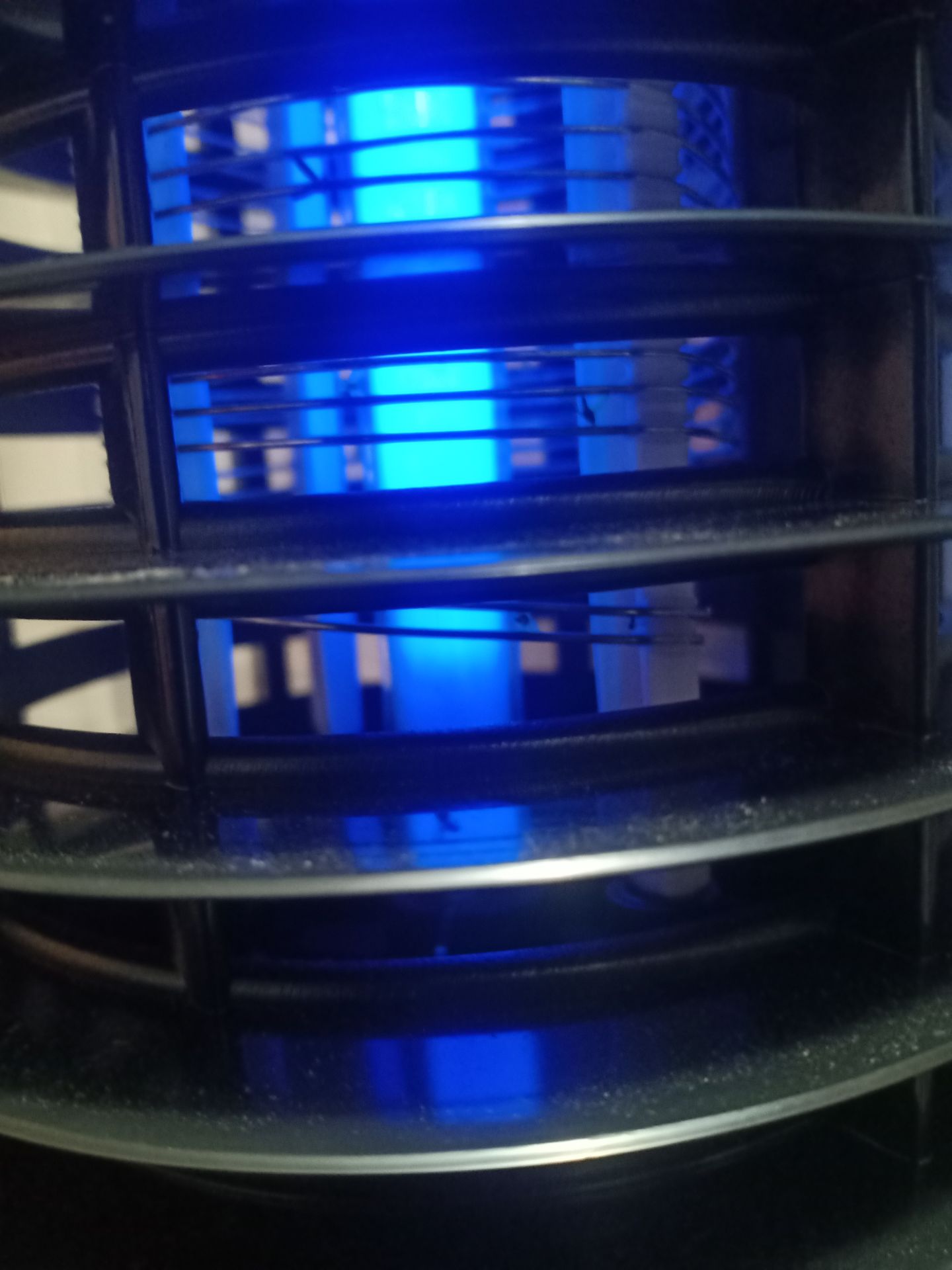 sản phẩm đẹp giao hàng rất nhanh khoảng 2 Tiếng là có hàng anh giao hàng thì rất thân thiện nói về chính sách bảo hành. Từ lúc mua đã Sài thử 1 ngày bắt được rất là nhiều muỗi là của *** nên rất an tâm chuyện bảo hành ❤️ nên mua