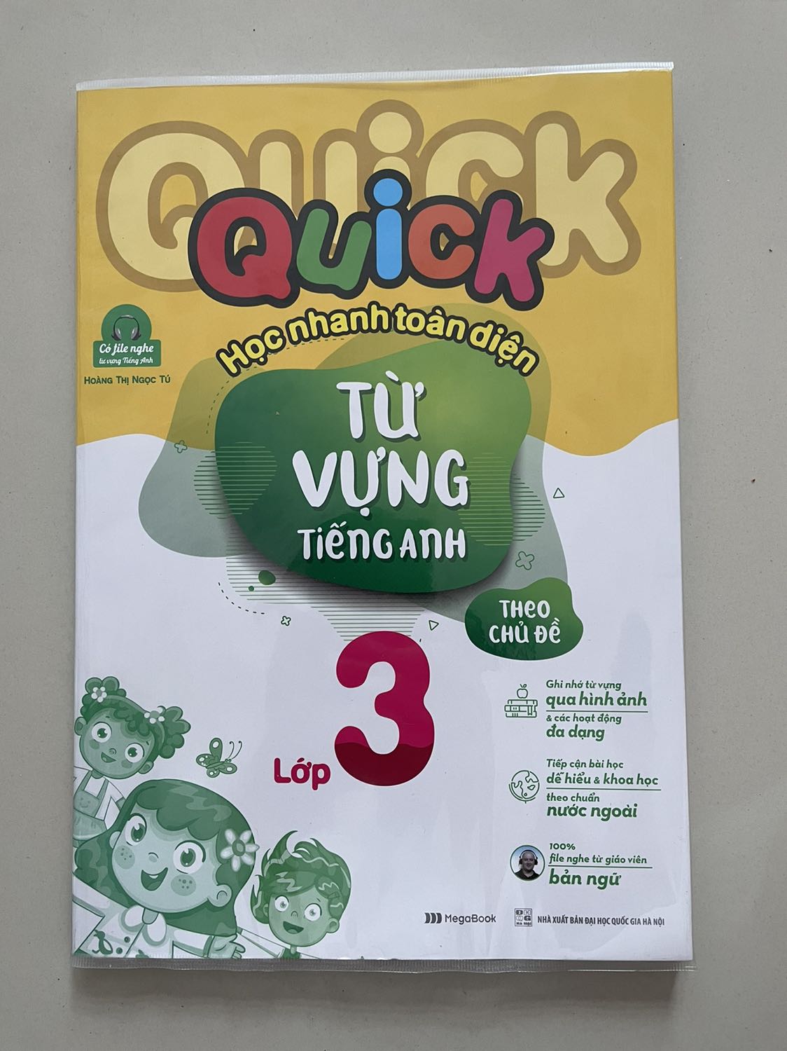 Cuốn sách rất đẹp, hình ảnh dễ thương, thêm hói bookcare không chê vào đâu được. Tiki tuyệt vời