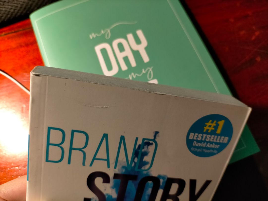 mình đã rất trông chờ nhưng thực sự rất buồn, hàng giao rất trễ thì không nói, bọc không cẩn thận khiến hư, hỏng, chưa kể nội dung vì chưa đọc