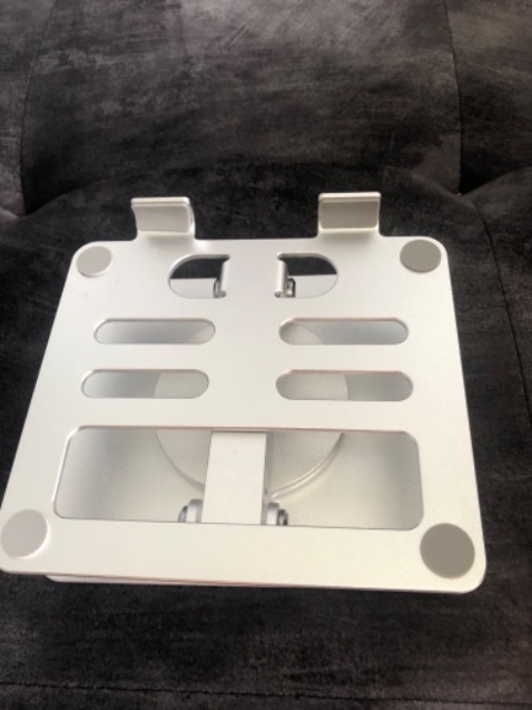 Giá đỡ hợp kim chất lượng, trc có mua có bé nhà xài ipad vs giá cố định nay shop có loại này mình thấy tiện lợi hơn ở chỗ xoaay 369 độ, độ hoàn thiện sp cao