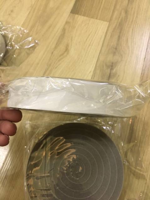 Tặng shop 5 sao cho chất lượng sản phẩm này. Mút xốp dán khá chắc chắn. 

Giảm tiếng ồn, ngăn côn trùng và thoát khí hiệu quả. Kết hợp với dòng sản phẩm ron cửa nữa thì quá OK.

Giao hàng nhanh chóng, đúng với mô tả sp. Giá thành rẻ. Nên mua nhé.