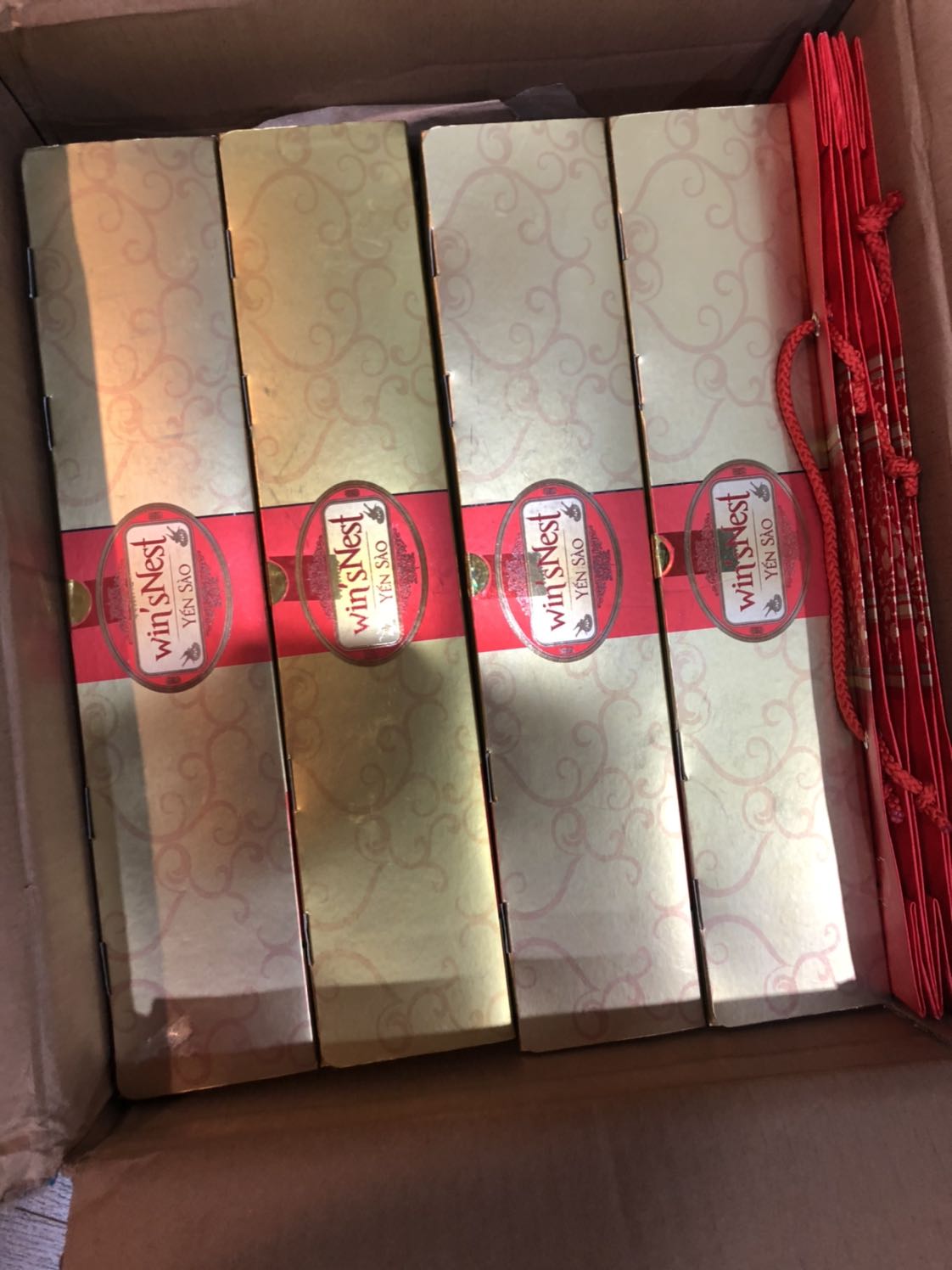 Đóng gói kỹ càng, vỏ hộp hơi cũ kỹ, giao hàng nhanh hơn dự kiến.