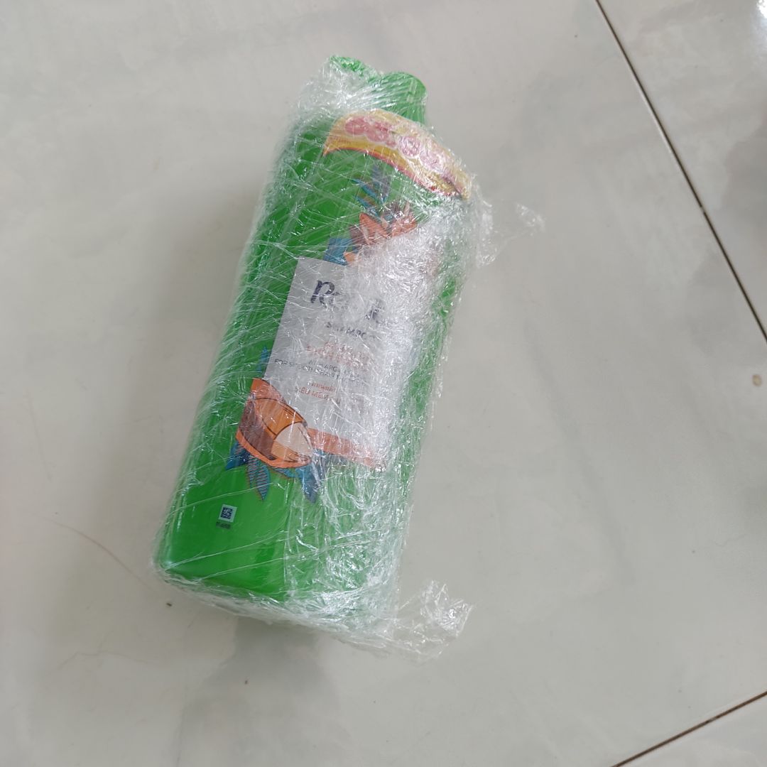 đóng gói cẩn thận,mùi thơm nhẹ rất dễ chịu,mua đc tặng bà món quà, nếu quà đi kèm hàng mua một lần sẽ tốt hơn