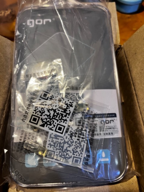 Đóng gói pro. Đầy đủ phụ kiện, có 1 cặp lận! Good!