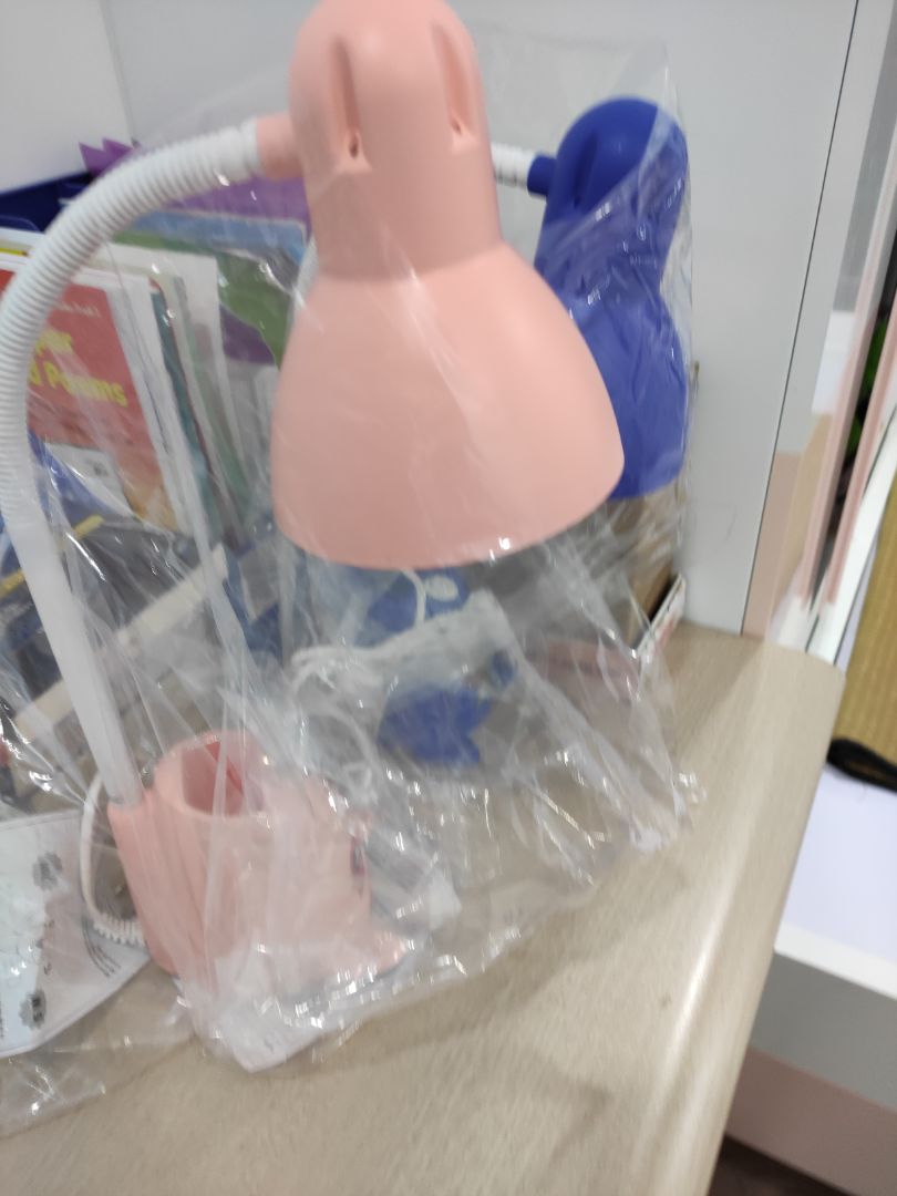 Đèn rất đẹp, tiếc là không được chọn màu. Mua sale nên được giá tốt. Cảm ơn tiki