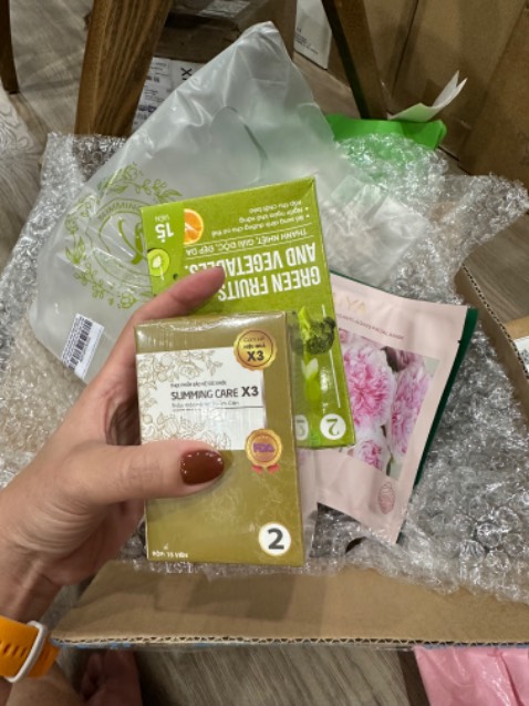 Mình mua rất nhiều lần, nhưng 2 lần gần đây mua combo nói 2 hộp nhưng chỉ nhận lần nào cũng 1 hộp.
Lần trước tưởng do mình quên, lần này cố tình xem kỹ thì đúng là như vậy