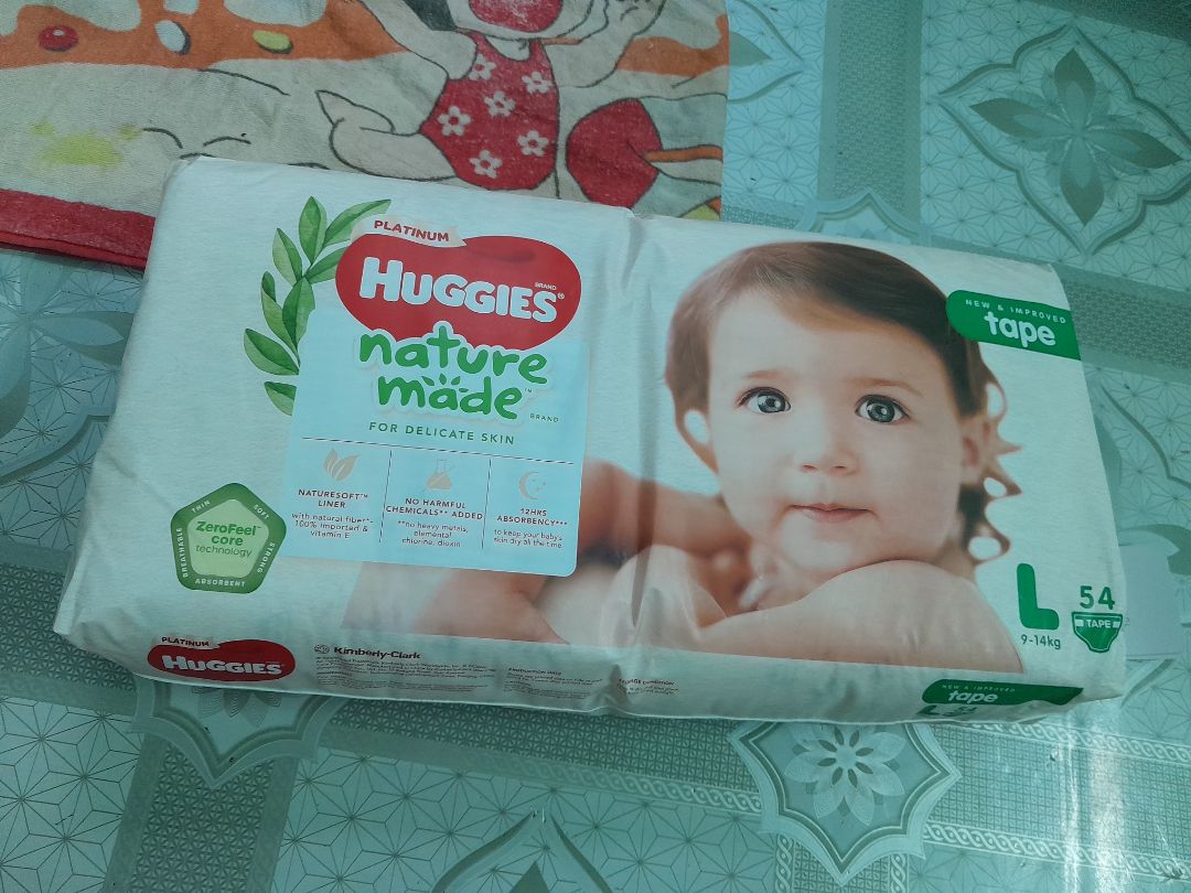 Review để khoe hình ông Will thui nhà mình thôi chứ tã Huggies ngon rồi, dễ mua Review để khoe hình ông Will thui nhà mình thôi chứ tã Huggies ngon rồi, dễ mua
