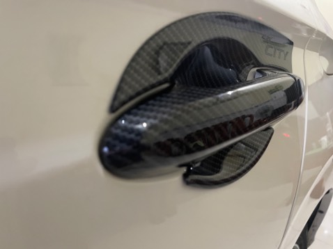 Của trước vừa đẹp, cửa sau hơi hở 1 xíu