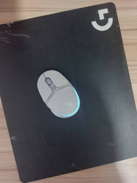 về phần chuột thì mình thấy rất ok, không nằm ngoài kỳ vọng của mình, tất nhiên rồi, chuột logitech mà, không còn gì để chê, very good, các bạn nên trải nghiệm thử👍
về phần shop thì giao hàng nhanh (có thể do mình ở TPHCM), đặt hàng hôm kia là hôm nay có hàng, ngoài ra còn có ưu đãi, bán hàng uy tín chất lượng, các bạn có thể "deal" với shop (các bạn cần deal cái gì thì deal, mình bí mật không kể đã deal với shop cái gì nhé) 😝
#khôngPR