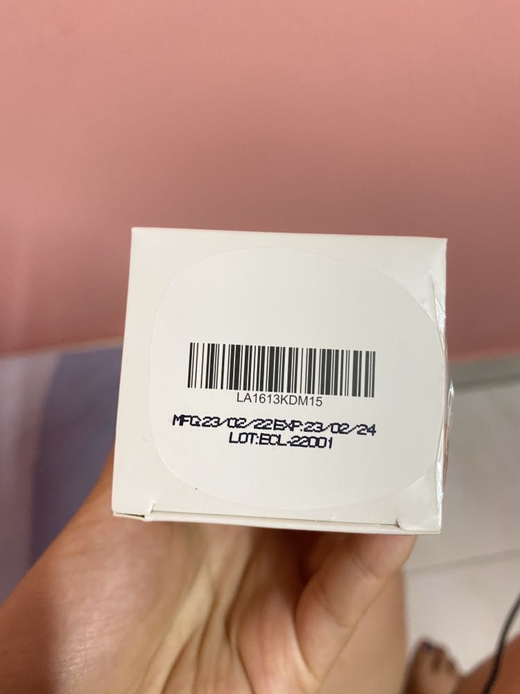 Sản phẩm mới, date xa rất thích. Sản phẩm cũng có hương thơm dịu nhẹ dễ chịu. Cảm ơn Lá nhé! Sản phẩm mới, date xa rất thích. Sản phẩm cũng có hương thơm dịu nhẹ dễ chịu. Cảm ơn Lá nhé!